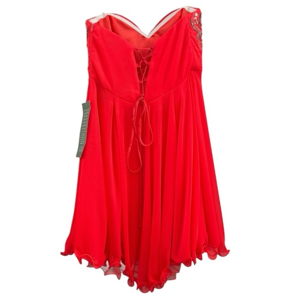 Elegant Formal Strapless Coral Pink Dress with Rhinestone Embellishments Size 7‎ - Picture 2 of 11